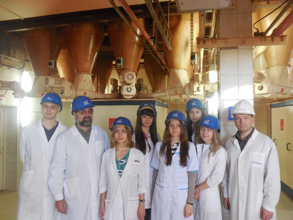 Студенты ВолГУ посетили завод ООО «МегаМикс» в Волгограде (2).jpg